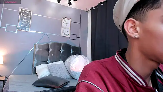 Room 69x online show from 20, 11, 2025