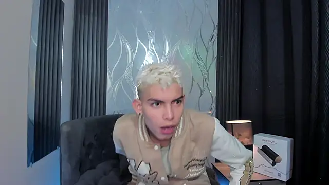 Snapshot of Room_69x chatting on 10, 1, 2026 Room 69x online show from 10, 1, 2026