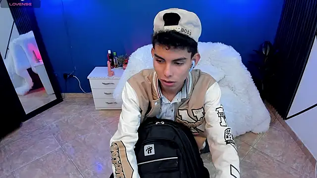 Snapshot of Room_69x chatting on 4, 12, 2025 Room 69x online show from 4, 12, 2025