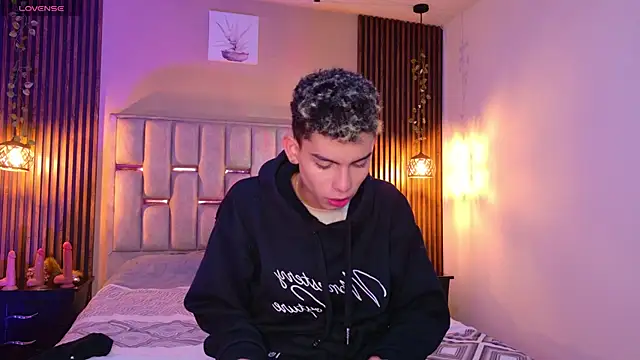 Room 69x online show from 5, 5, 2026