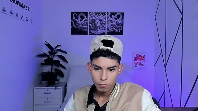 Room 69x online show from 28, 11, 2025