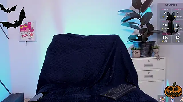 Room 69x online show from 24, 10, 2025