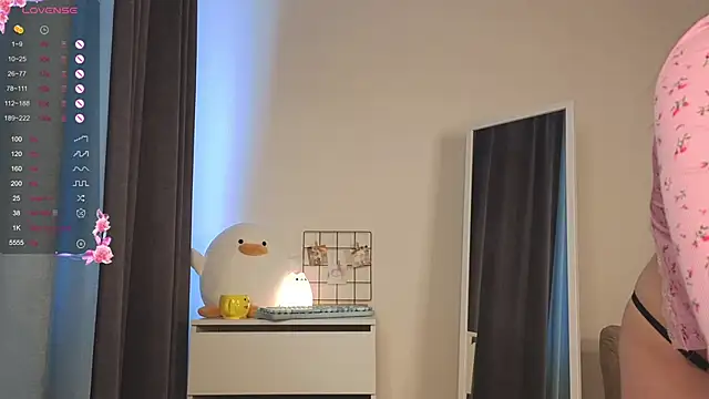 roxydolll online show from 17, 4, 2026