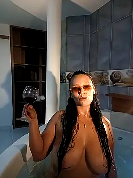 Snapshot of Esmeralda333 chatting on 9, 11, 2025 Esmeralda333 online show from 9, 11, 2025