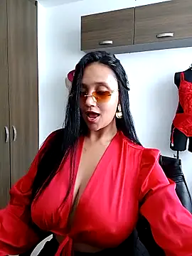 Snapshot of Esmeralda333 chatting on 19, 10, 2025 Esmeralda333 online show from 19, 10, 2025