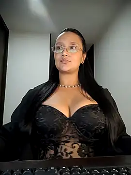 Snapshot of Esmeralda333 chatting on 24, 7, 2026 Esmeralda333 online show from 24, 7, 2026