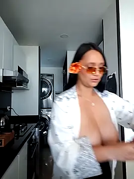 Snapshot of Esmeralda333 chatting on 3, 10, 2025 Esmeralda333 online show from 3, 10, 2025