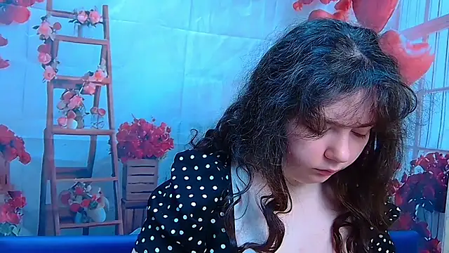 Snapshot of NeonilaLisova chatting on 15, 2, 2026 NeonilaLisova online show from 15, 2, 2026