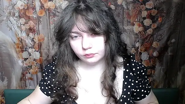 Snapshot of NeonilaLisova chatting on 5, 2, 2026 NeonilaLisova online show from 5, 2, 2026