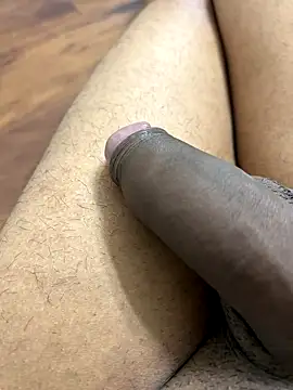 Snapshot of parkrow2404 chatting on 2, 10, 2025 parkrow2404 online show from 2, 10, 2025