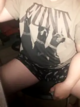 Snapshot of MinhTuan2002 chatting on 15, 10, 2025 MinhTuan2002 online show from 15, 10, 2025