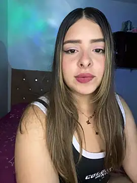 Snapshot of Nahomy_cm chatting on 5, 7, 2026 Nahomy cm online show from 5, 7, 2026