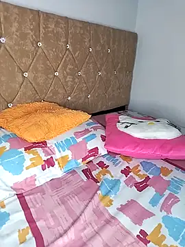 Nahomy cm online show from 17, 3, 2026