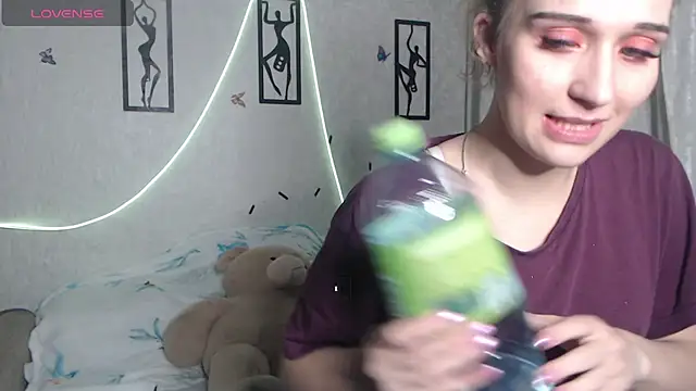 sweetest-cherry online show from 15, 10, 2025