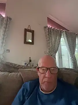 Snapshot of philefc chatting on 18, 12, 2025 philefc online show from 18, 12, 2025