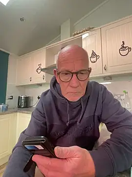 Snapshot of philefc chatting on 12, 11, 2025 philefc online show from 12, 11, 2025