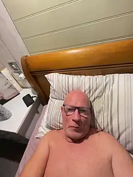 Snapshot of philefc chatting on 13, 10, 2025 philefc online show from 13, 10, 2025