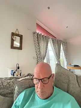 Snapshot of philefc chatting on 10, 11, 2025 philefc online show from 10, 11, 2025