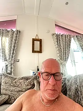 Snapshot of philefc chatting on 23, 11, 2025 philefc online show from 23, 11, 2025