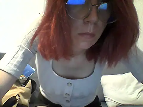 Anayssa  online show from 10, 9, 2025