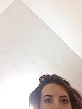 Anayssa  online show from 10, 2, 2026