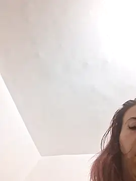 Anayssa  online show from 24, 2, 2026