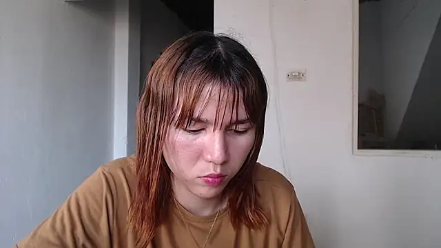 Dolly Peach  online show from 13, 9, 2025