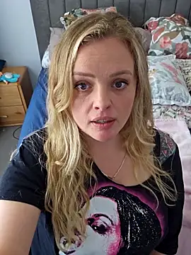 Bridgette03 online show from 15, 10, 2025