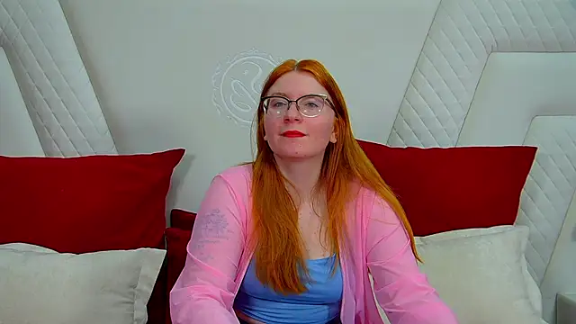 Snapshot of AliceAllisons chatting on 4, 11, 2025 AliceAllisons online show from 4, 11, 2025