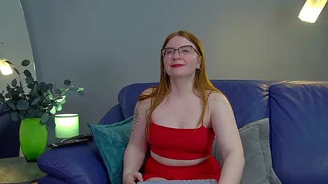 Snapshot of AliceAllisons chatting on 9, 9, 2025 AliceAllisons online show from 9, 9, 2025