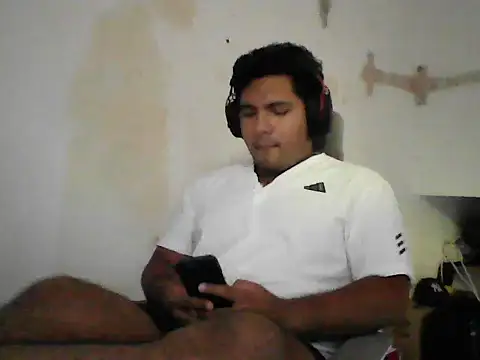 Snapshot of DCHOI_22 chatting on 25, 10, 2025 DCHOI 22 online show from 25, 10, 2025