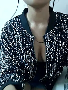 KARISHMA-STRIP online show from 7, 10, 2025