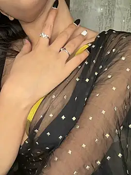 KARISHMA-STRIP online show from 8, 2, 2026