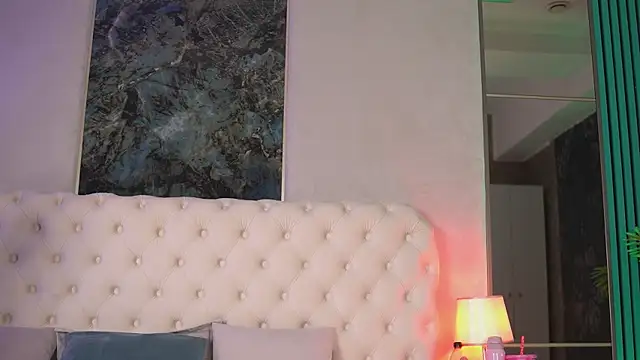 KendraMoon online show from 8, 9, 2025