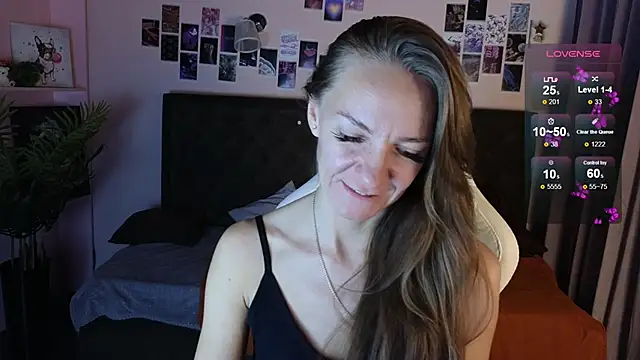 Jesica mooon online show from 9, 10, 2025