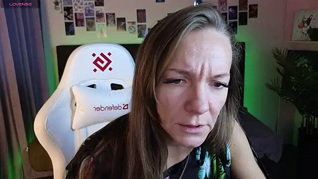 Jesica mooon online show from 11, 10, 2025