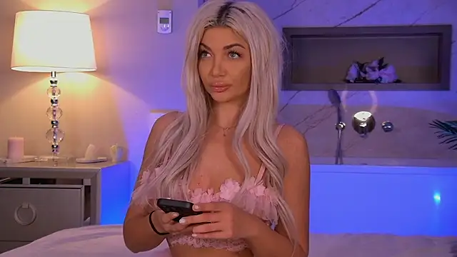 ElsaSinn online show from 16, 10, 2025