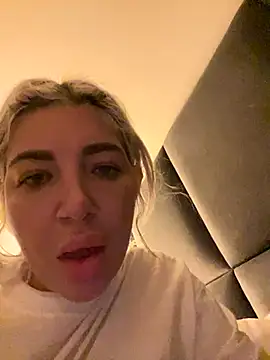 ElsaSinn online show from 5, 10, 2025