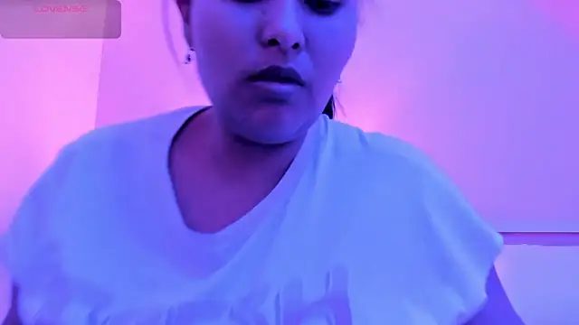 BellaNixs online show from 9, 10, 2025