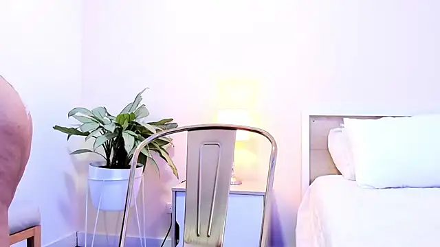 BellaNixs online show from 23, 9, 2025