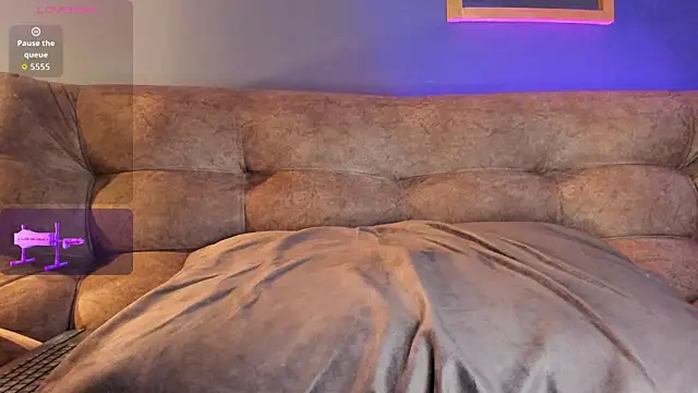 RACHELRUIZ online show from 13, 11, 2025