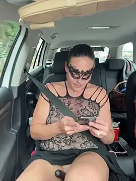 Nadja Noir online show from 8, 11, 2025