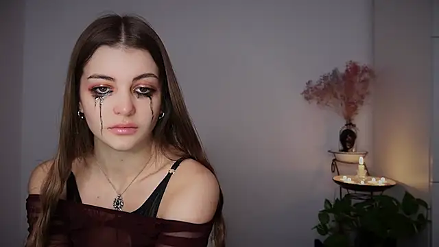 MayTease online show from 31, 10, 2025