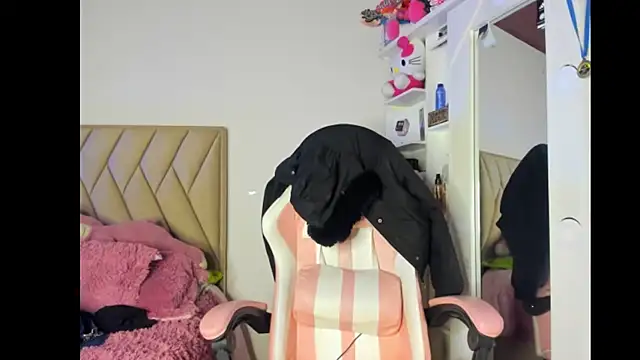 Snapshot of Candy_violetta_ chatting on 11, 11, 2025 Candy violetta online show from 11, 11, 2025