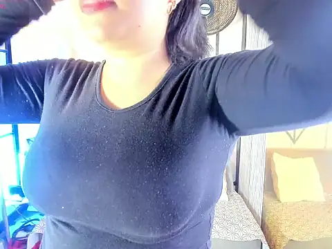 SamaraAnders  online show from 18, 6, 2026