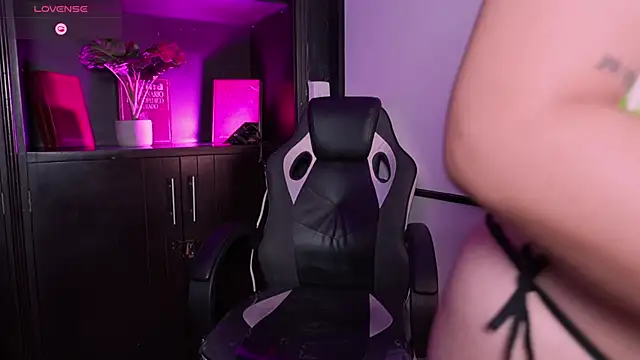 Snapshot of SamaraAnders_ chatting on 29, 11, 2025 SamaraAnders online show from 29, 11, 2025