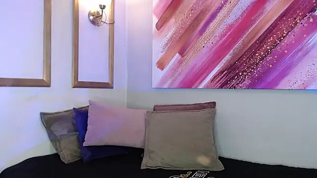 Lucigh  online show from 13, 10, 2025