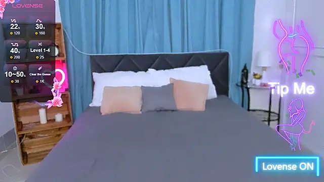 Emily Tylerr online show from 14, 10, 2025