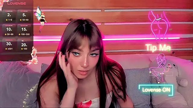 Emily Tylerr online show from 7, 10, 2025