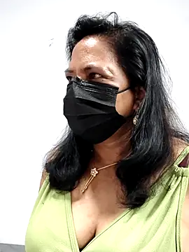 mallu-lover online show from 25, 4, 2026